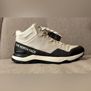 The North Face Activist Mid Futurelight Hiking Boots Women’s 11 NWT